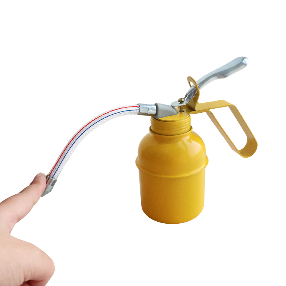 Hand Pressure Oil Can, Metal Transparent Oil Lubricator with Flexible Straight Spout, Manual Oil Dispenser for Machinery Car Maintenance - Image 3